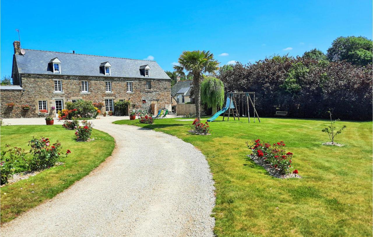Amazing Apartment In Roz-Landrieux With Kitchen Eksteriør billede