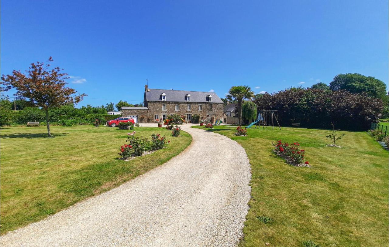Amazing Apartment In Roz-Landrieux With Kitchen Eksteriør billede