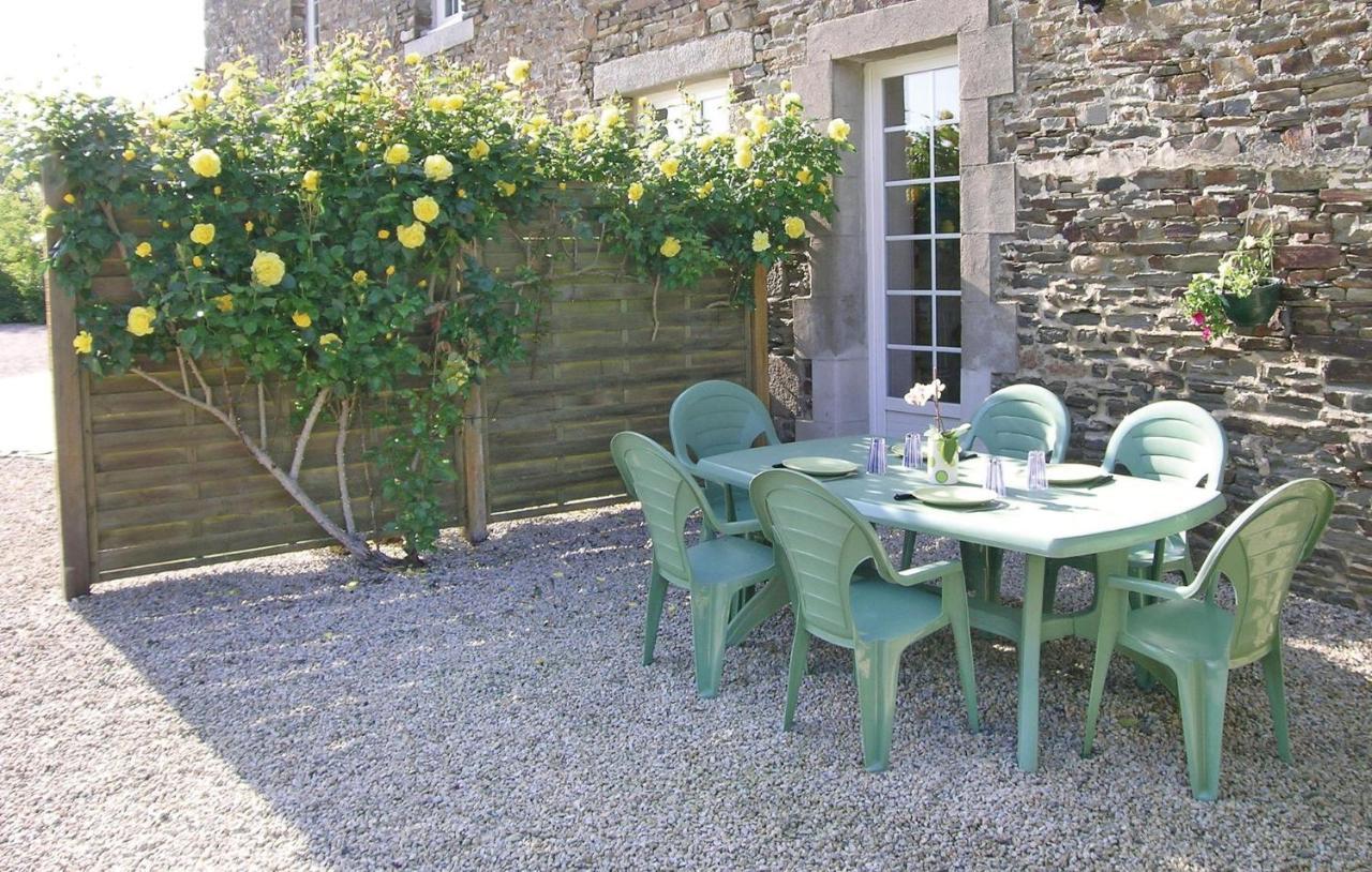 Amazing Apartment In Roz-Landrieux With Kitchen Eksteriør billede