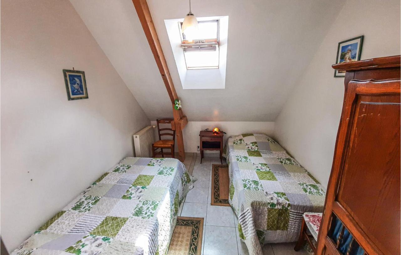 Amazing Apartment In Roz-Landrieux With Kitchen Eksteriør billede